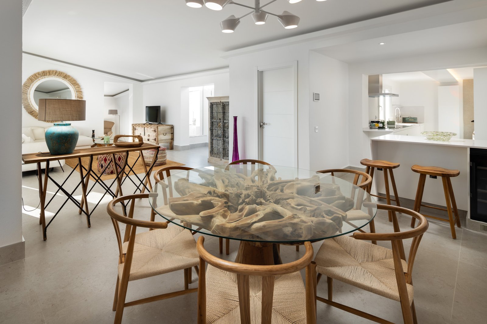 Open dining and kitchen area at Viewpoint Villa