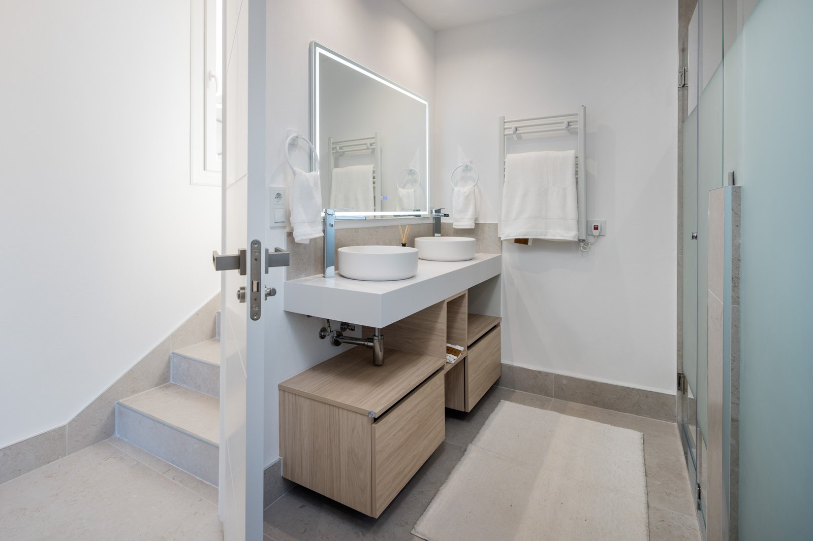 Bright bathroom at Viewpoint Villa