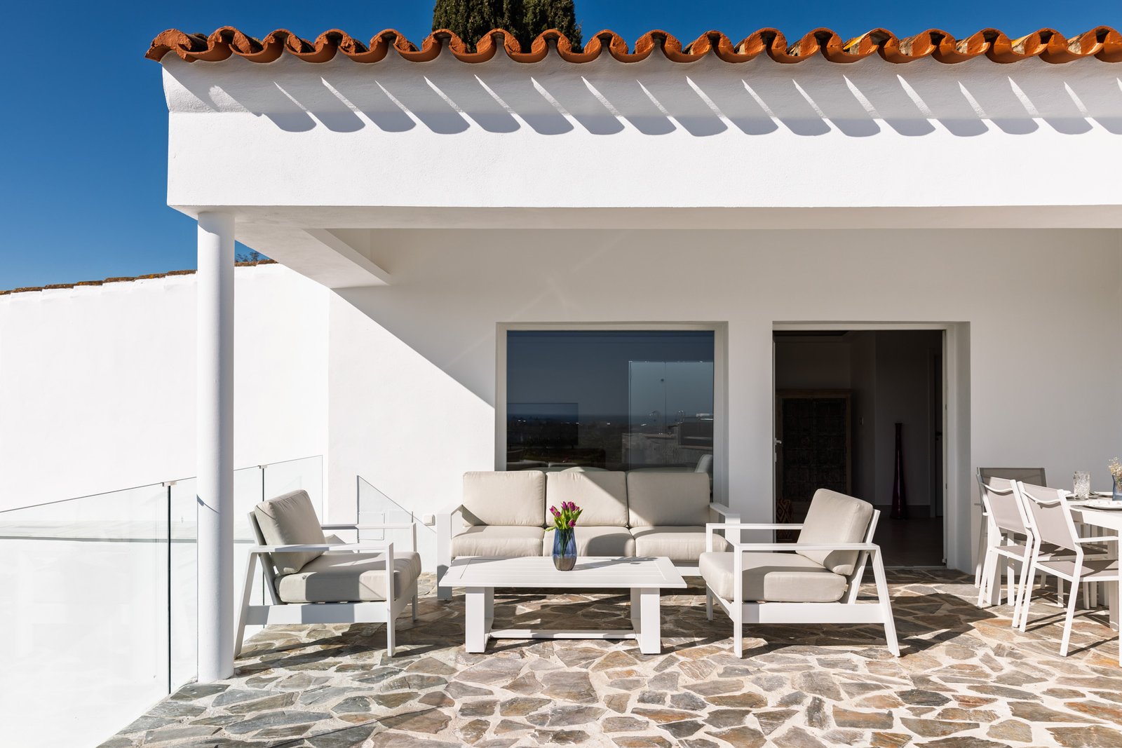 Outdoor terrace at Viewpoint Villa